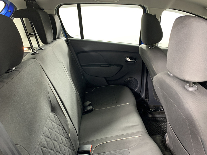 RENAULT Sandero 1.6, 2019 года, Механика, Светло-синий