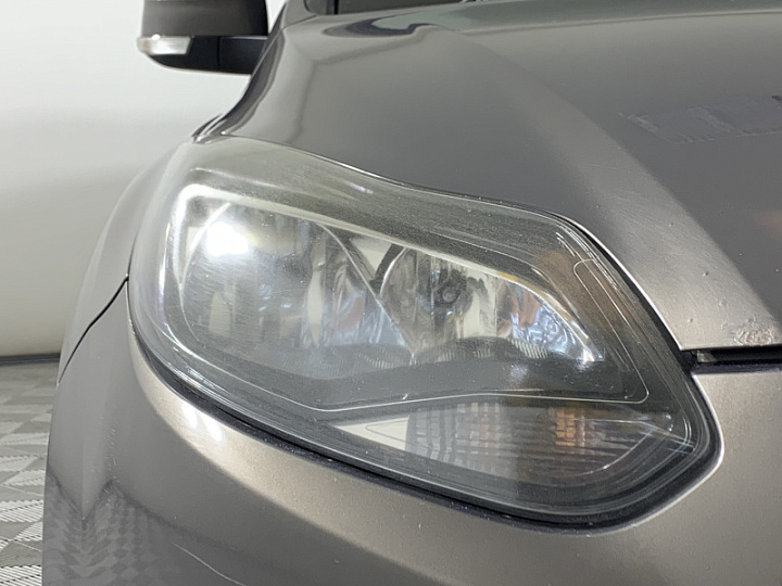 FORD Focus 2, 2013 года, Робот, Серо-коричневый