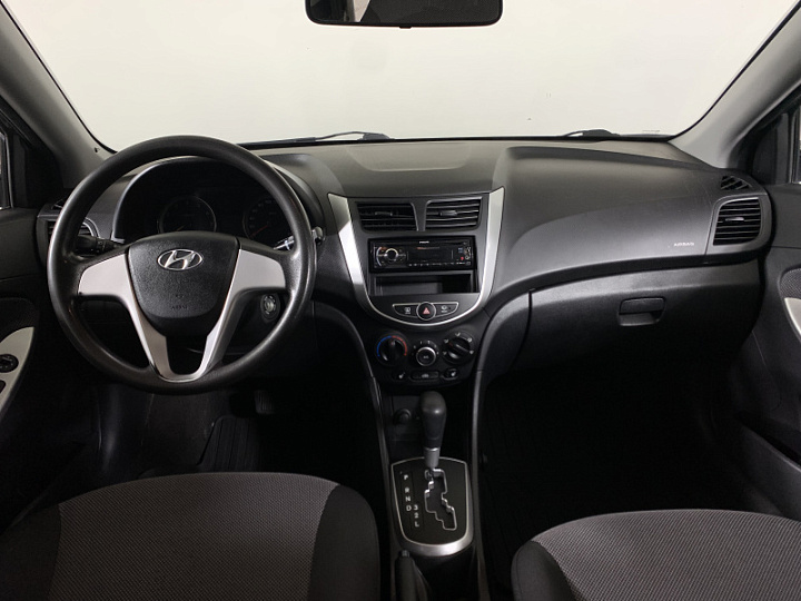 Hyundai Solaris 1.4, 2013 года, Автоматическая, Серый