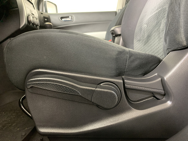 NISSAN X-Trail 2, 2012 года, Механика, Серебристый