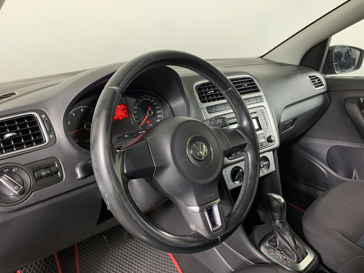 VOLKSWAGEN Polo 1.6, 2013 года, Автоматическая, ЧЕРНЫЙ