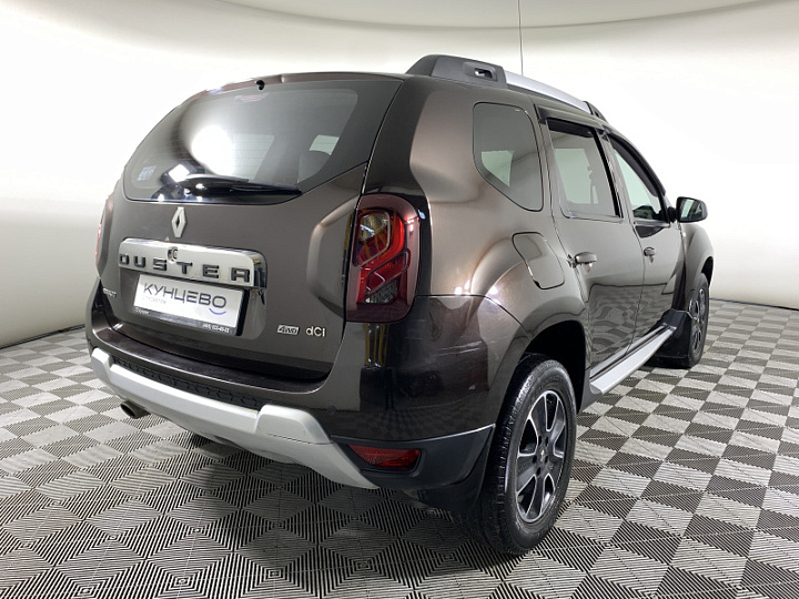 Renault Duster 1.5, 2018 года, Механика, Темно-коричневый