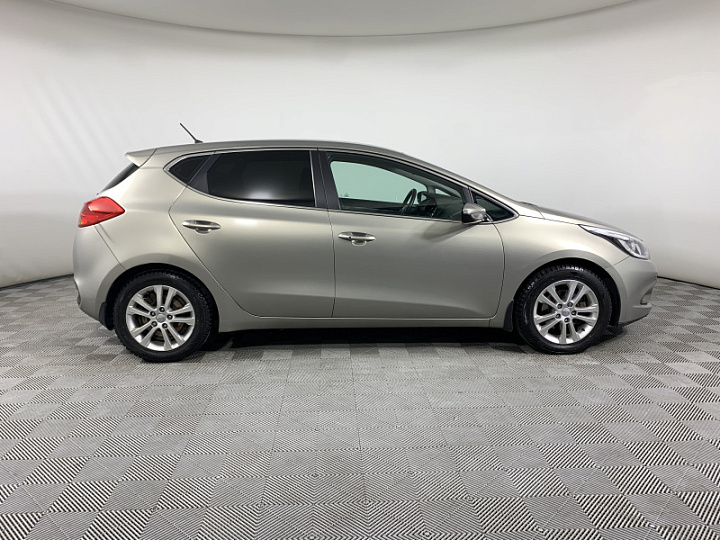 KIA Ceed 1.6, 2013 года, Автоматическая, Серебристый