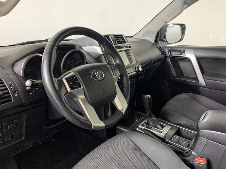 TOYOTA Land Cruiser Prado 2.8, 2017 года, Автоматическая, БЕЛЫЙ
