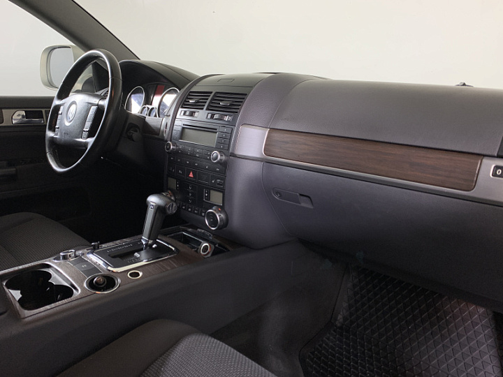 VOLKSWAGEN Touareg 2.5, 2007 года, Автоматическая, Серебристо-желтый