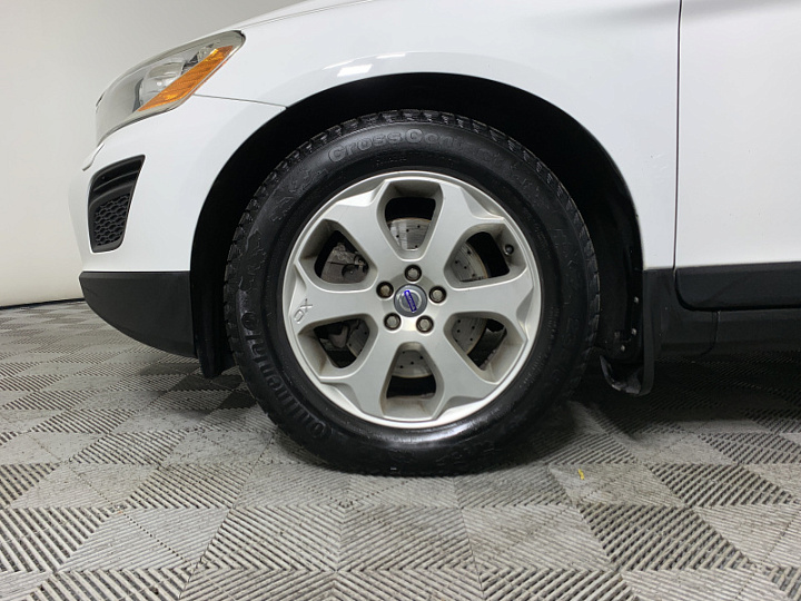 VOLVO XC60 2.4, 2012 года, Автоматическая, БЕЛЫЙ