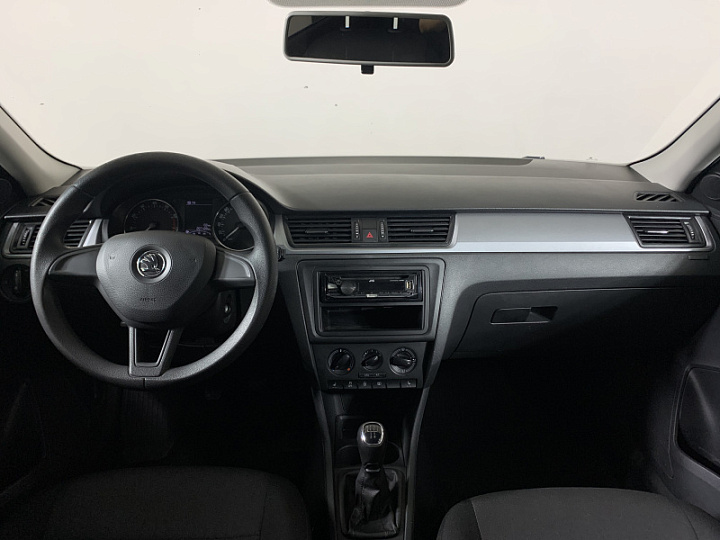 Skoda Rapid 1.6, 2017 года, Механика, Черный