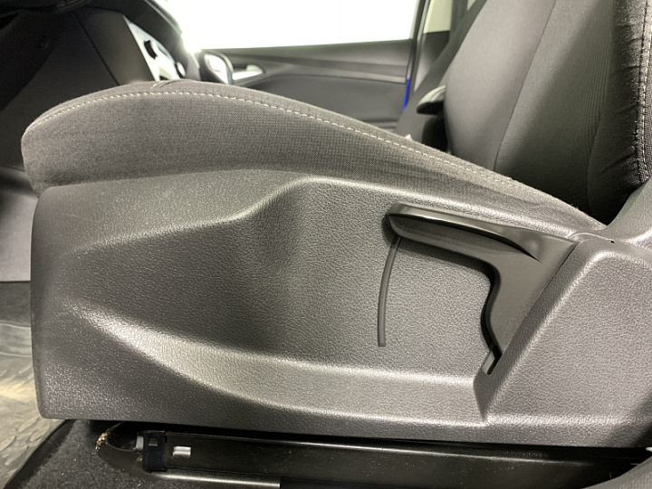 FORD Focus 1.6, 2015 года, Робот, СИНИЙ