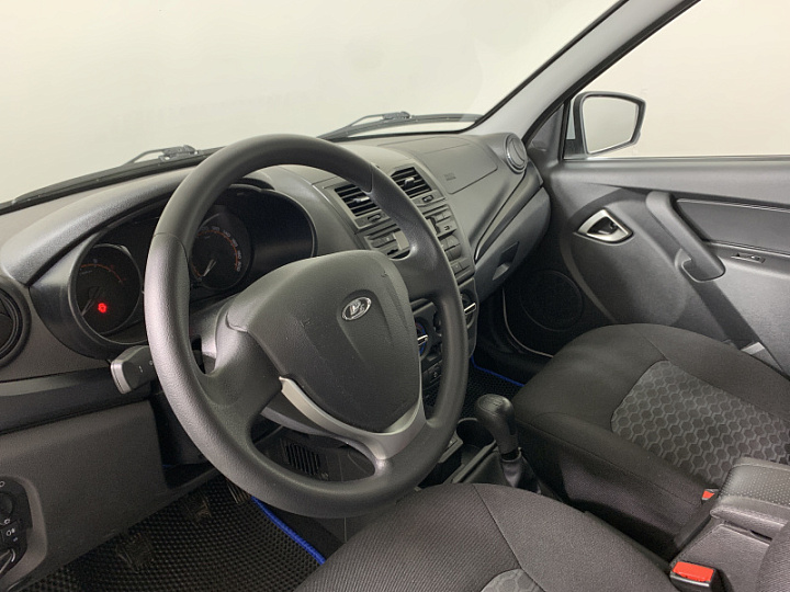 Lada Granta 1.6, 2023 года, Механика, БЕЛЫЙ