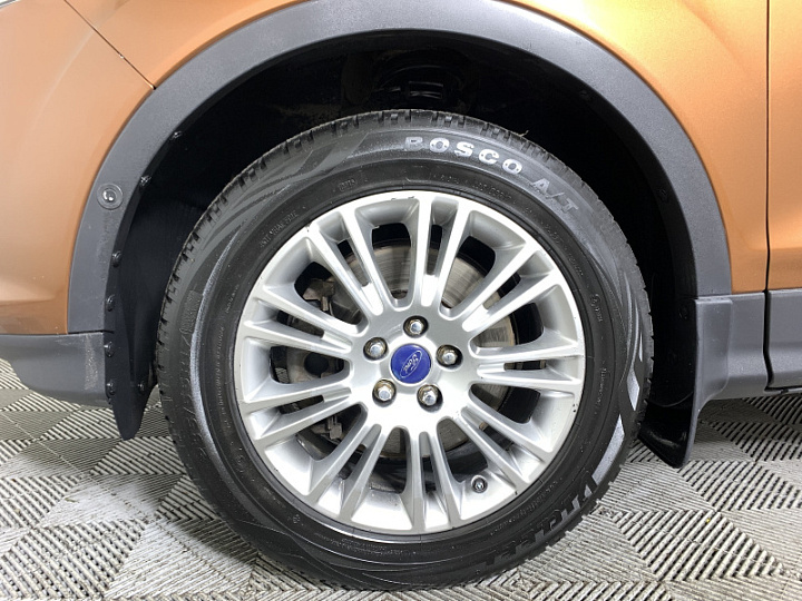 Ford Kuga 1.6, 2015 года, Робот, оранжевый