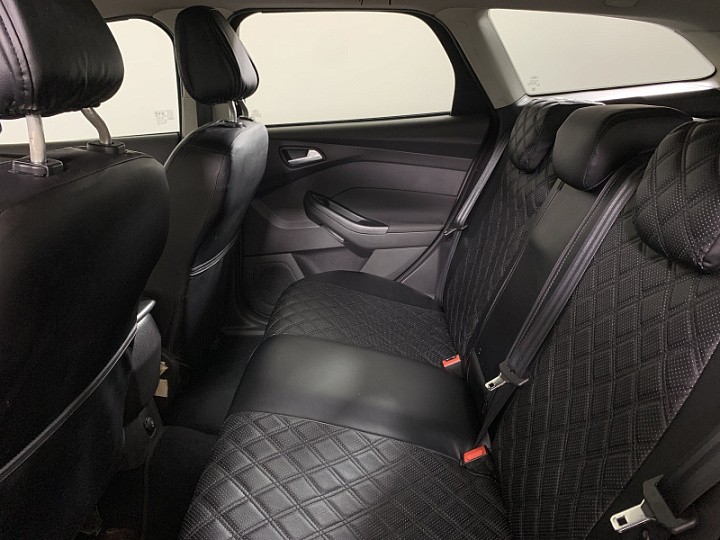 Ford Focus 2, 2013 года, Робот, Светло серый