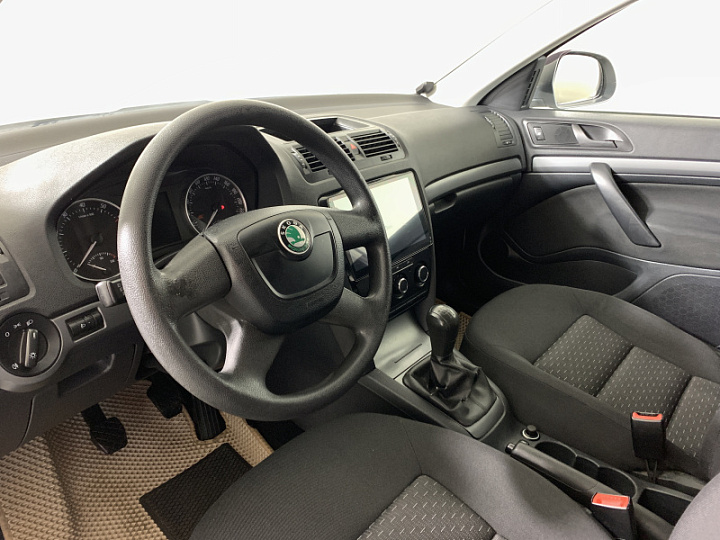SKODA Octavia 1.4, 2012 года, Механика, БЕЛЫЙ