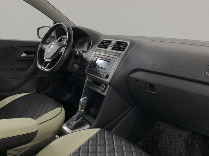 VOLKSWAGEN Polo 1.6, 2015 года, Автоматическая, Белый (темно-серый)