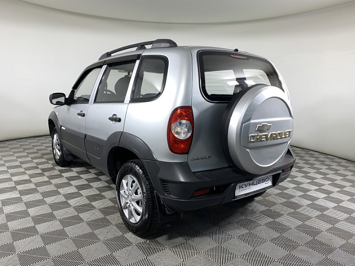 CHEVROLET Niva 1.6, 2011 года, Механика, Серебристый металлик