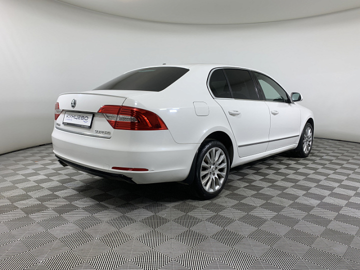 SKODA Superb 1.8, 2014 года, Робот, БЕЛЫЙ