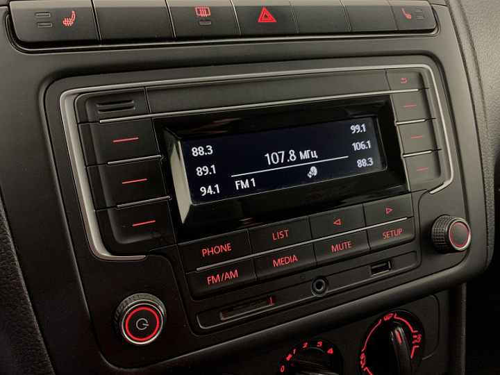 VOLKSWAGEN Polo 1.6, 2016 года, Автоматическая, Серебристый