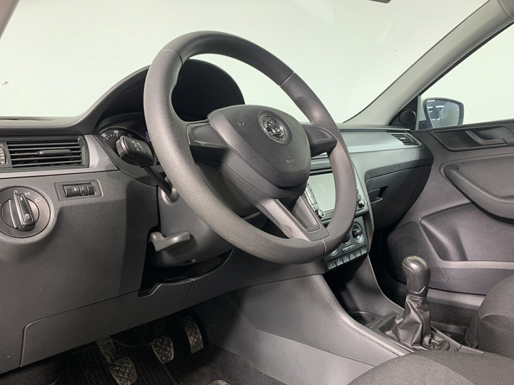 SKODA Rapid 1.6, 2016 года, Механика, БЕЛЫЙ