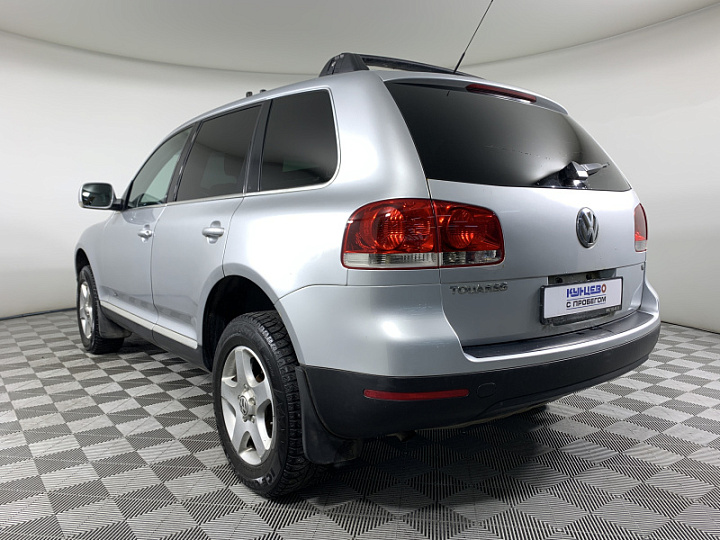 VOLKSWAGEN Touareg 3.2, 2004 года, Автоматическая, Серебристый