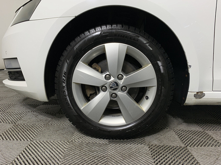 Skoda Octavia 1.4, 2019 года, Робот, белый