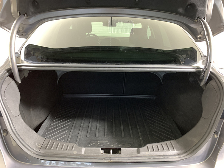 FORD Focus 1.6, 2015 года, Робот, Серо-коричневый