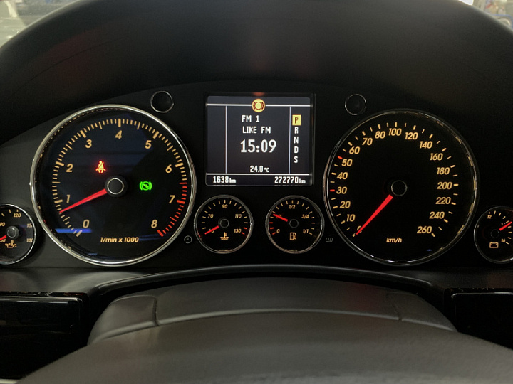 Volkswagen Touareg 3.2, 2006 года, Автоматическая, Черный