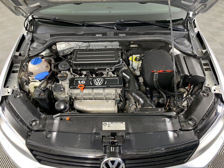 VOLKSWAGEN Jetta 1.6, 2013 года, Автоматическая, Серебристый