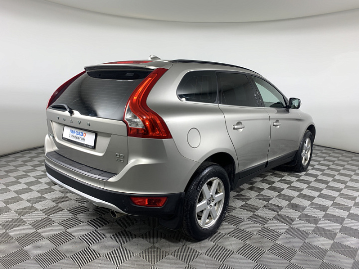 VOLVO XC60 2.4, 2011 года, Автоматическая, БЕЖЕВЫЙ