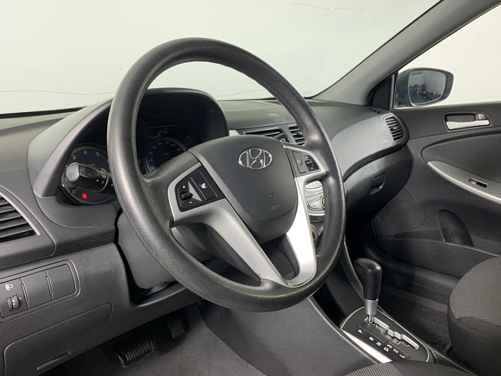 HYUNDAI Solaris 1.4, 2013 года, Автоматическая, Черно-Серый