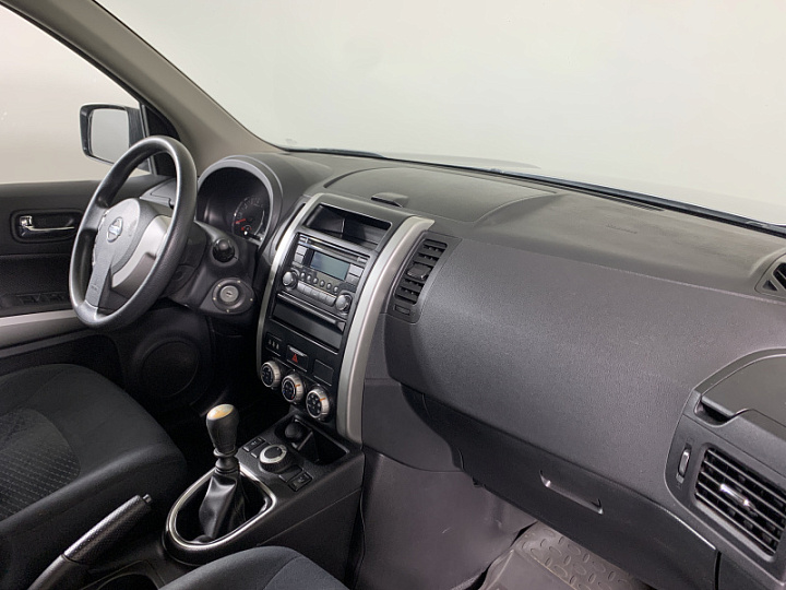 NISSAN X-Trail 2, 2012 года, Механика, Серебристый