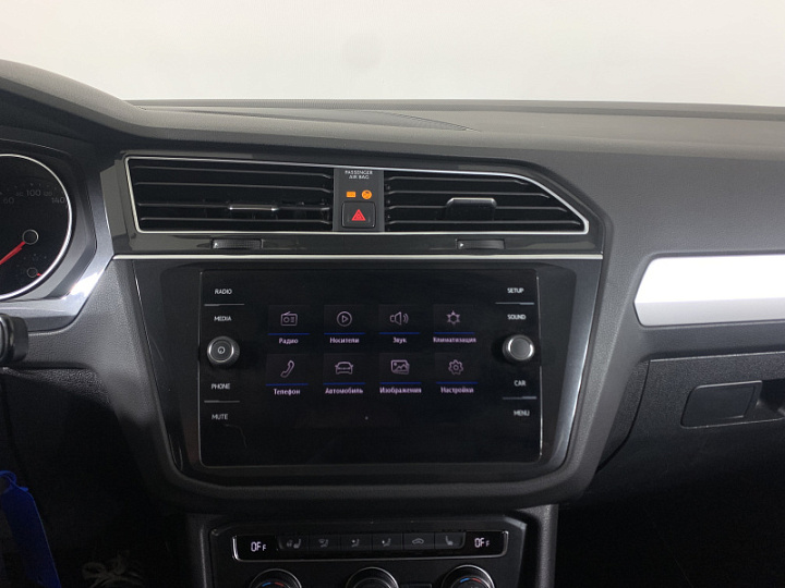 Volkswagen Tiguan 1.4, 2019 года, Робот, Белый