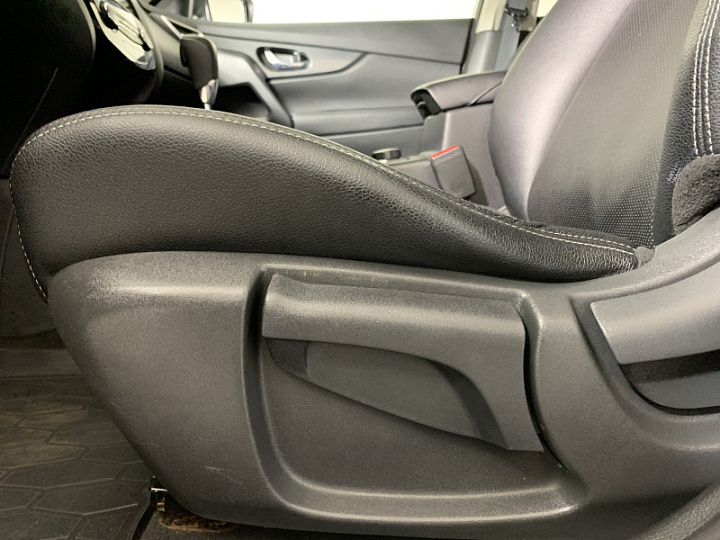 NISSAN X-Trail 2, 2017 года, Вариатор, Серебристый