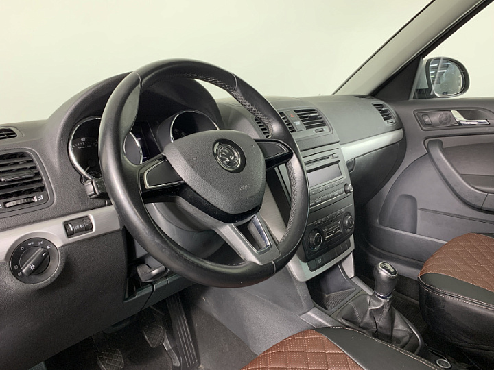 SKODA Yeti 1.6, 2014 года, Механика, КОРИЧНЕВЫЙ