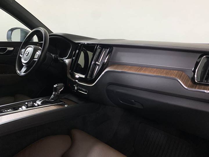 Volvo XC60 2, 2021 года, Автоматическая, Серый
