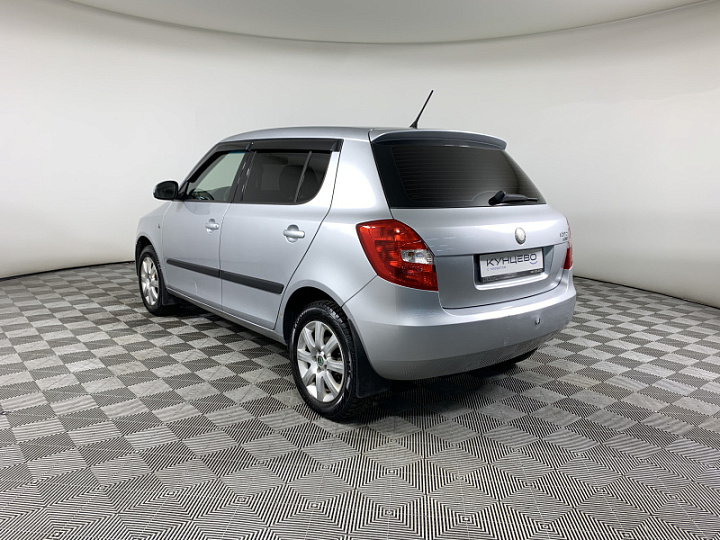 SKODA Fabia 1.6, 2009 года, Автоматическая, Серебристый