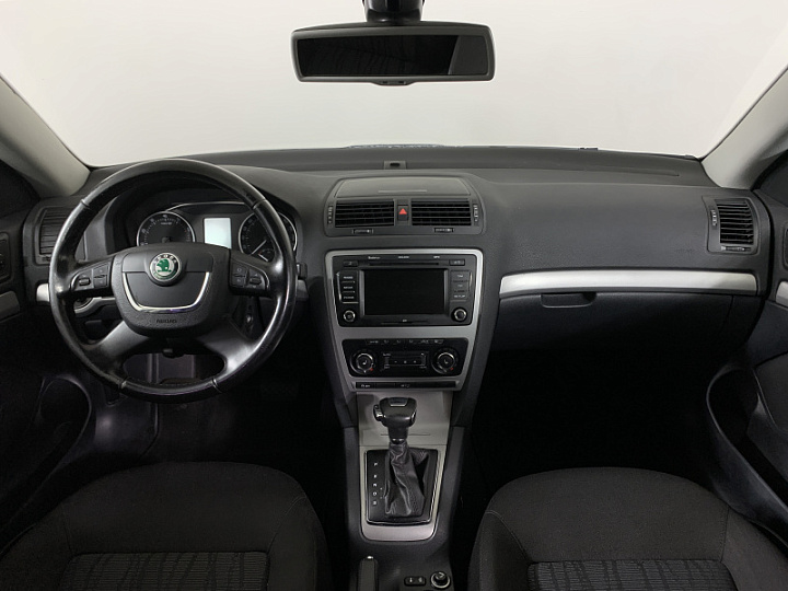 SKODA Octavia 1.8, 2012 года, Автоматическая, БЕЛЫЙ