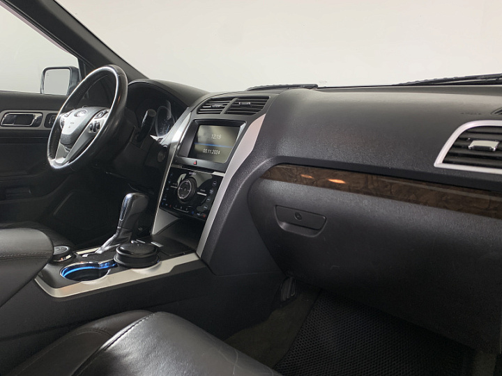 FORD Explorer 3.5, 2015 года, Автоматическая, ЧЕРНЫЙ