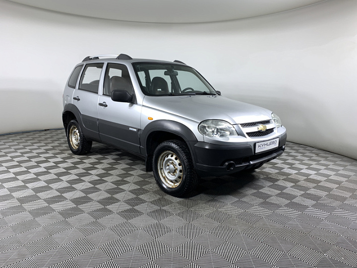 CHEVROLET Niva 1.7, 2011 года, Механика, Серебристый металлик