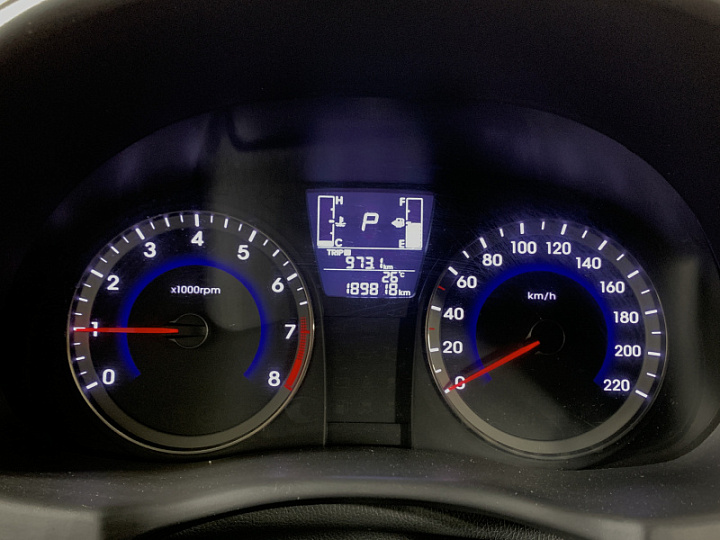 HYUNDAI Solaris 1.4, 2015 года, Автоматическая, КОРИЧНЕВЫЙ