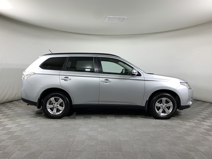 MITSUBISHI Outlander 2.4, 2013 года, Вариатор, Серебристый