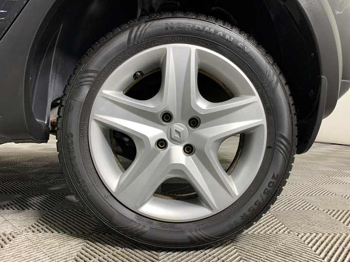 RENAULT Sandero Stepway 1.6, 2017 года, Автоматическая, ЧЕРНЫЙ