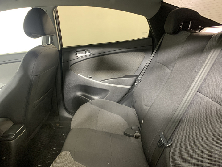 HYUNDAI Solaris 1.6, 2012 года, Механика, ФИОЛЕТОВЫЙ