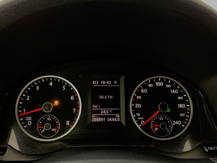 VOLKSWAGEN Tiguan 2, 2011 года, Автоматическая, Серебристый