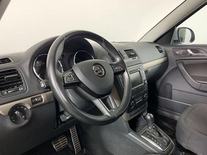 SKODA Yeti 1.8, 2014 года, Робот, Серебристый