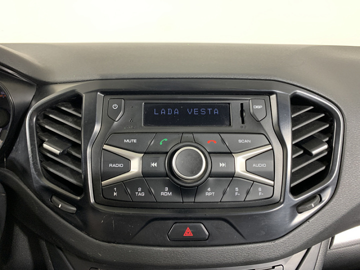 Lada Vesta 1.6, 2018 года, Механика, ЧЕРНЫЙ