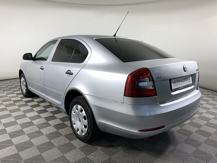 SKODA Octavia 1.6, 2010 года, Механика, Серебристый