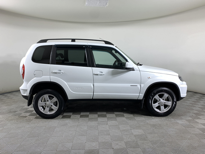 CHEVROLET Niva 1.7, 2018 года, Механика, БЕЛЫЙ