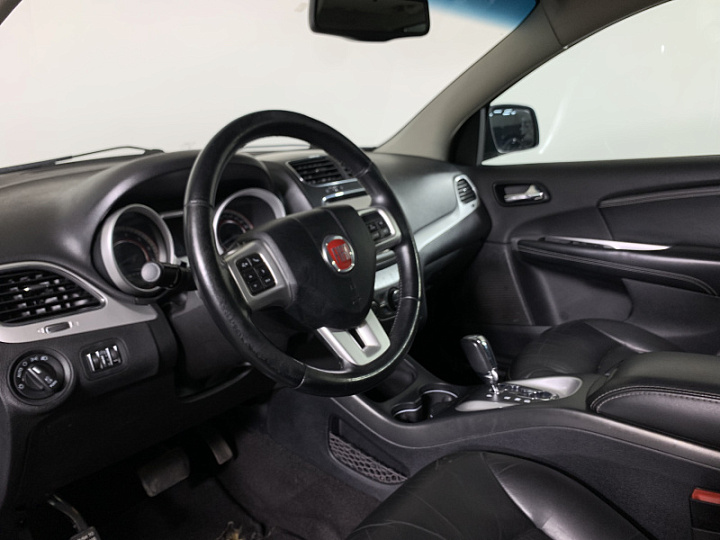 Fiat Freemont 2.4, 2013 года, Автоматическая, Черный