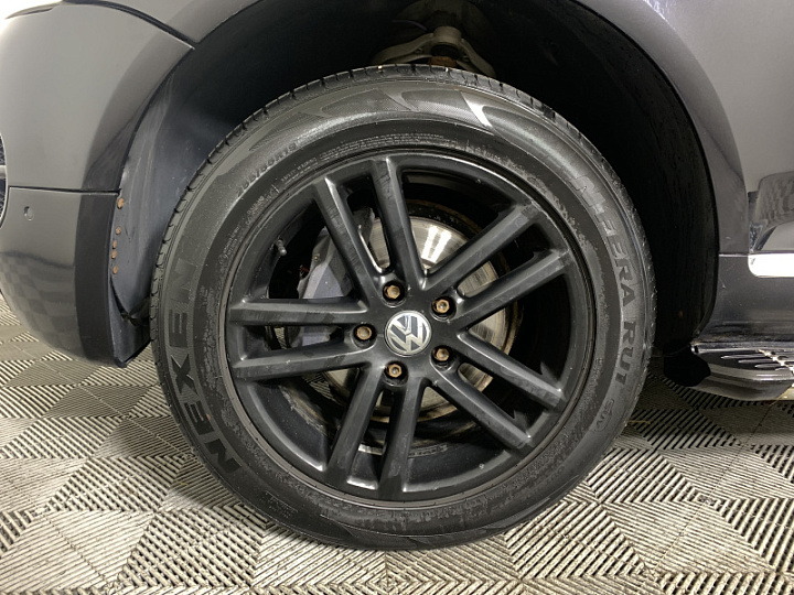 Volkswagen Touareg 3.2, 2006 года, Автоматическая, Черный