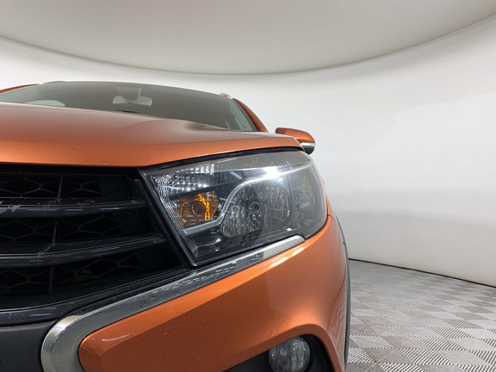 Lada Vesta 1.8, 2018 года, Робот, ОРАНЖЕВЫЙ