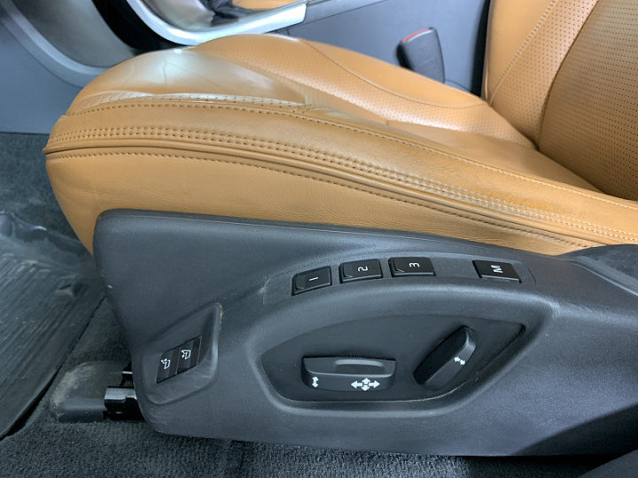 VOLVO XC60 2.4, 2013 года, Автоматическая, БОРДОВЫЙ